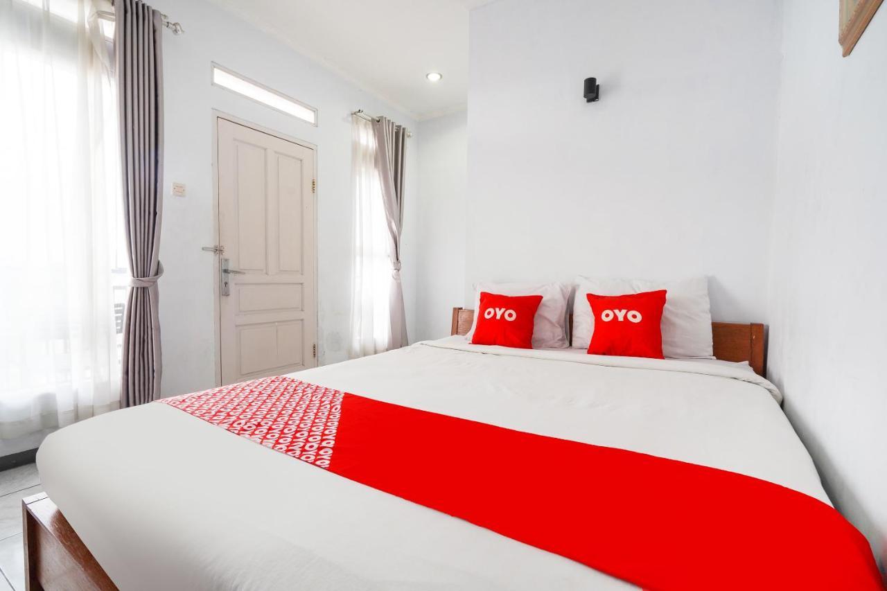 Oyo 91561 Gandhi Hotel Бандунг Екстериор снимка