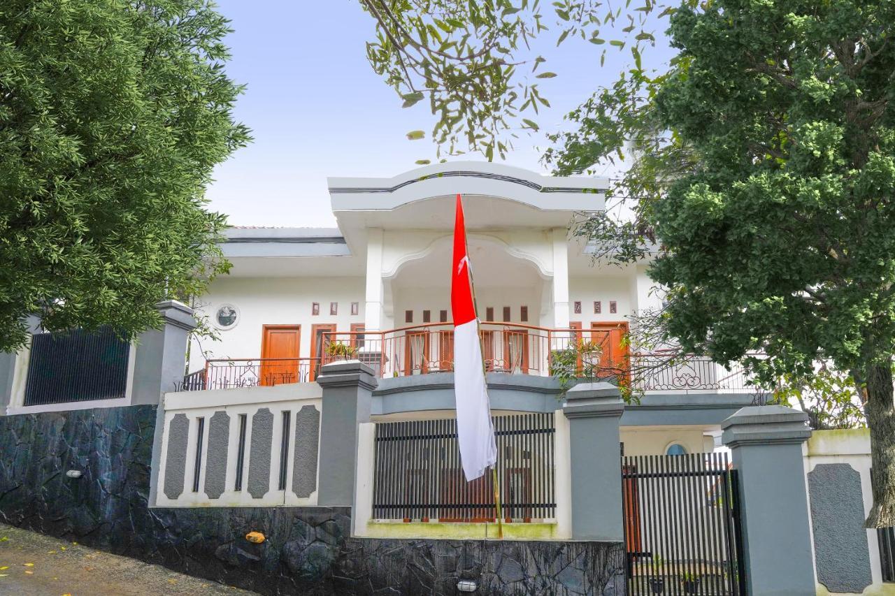 Oyo 91561 Gandhi Hotel Бандунг Екстериор снимка