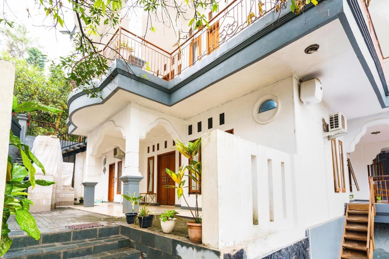 Oyo 91561 Gandhi Hotel Бандунг Екстериор снимка
