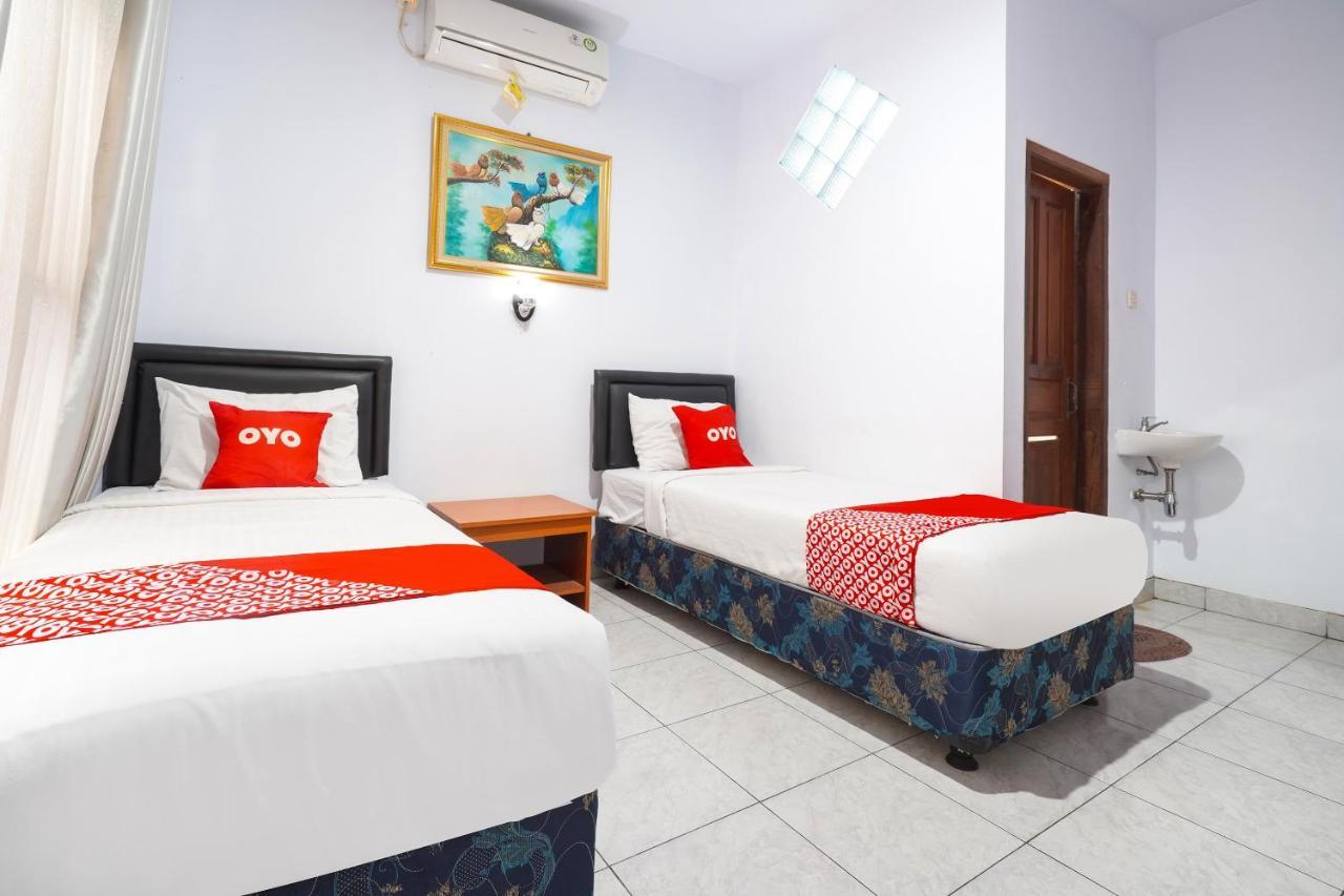 Oyo 91561 Gandhi Hotel Бандунг Екстериор снимка
