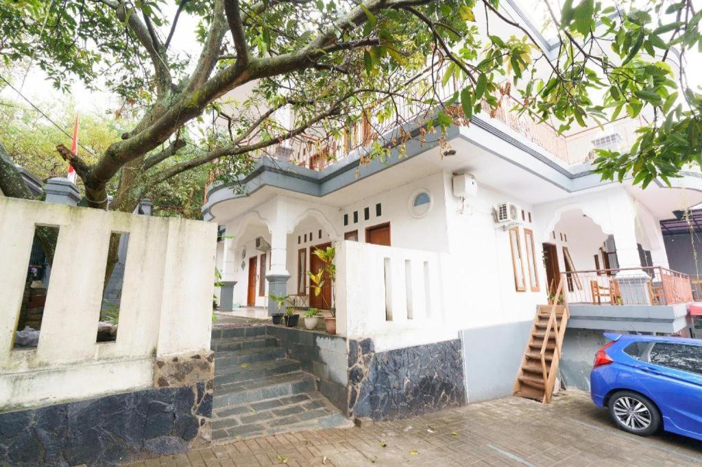 Oyo 91561 Gandhi Hotel Бандунг Екстериор снимка