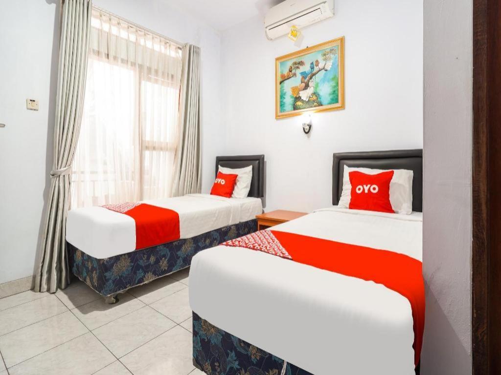 Oyo 91561 Gandhi Hotel Бандунг Екстериор снимка